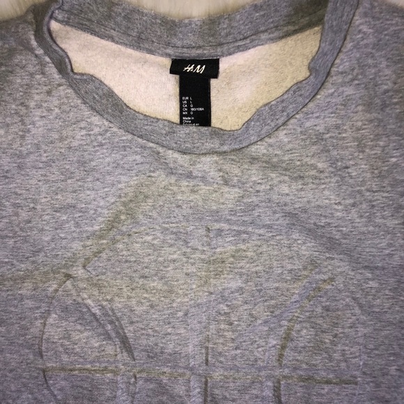 🏀H&M | basketball printed crew neck - Picture 2 of 2